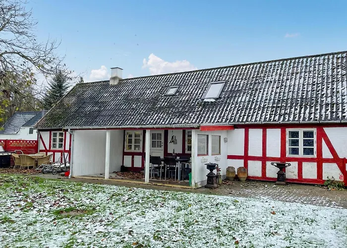 3 Bedroom Amazing In Semesterbostad *