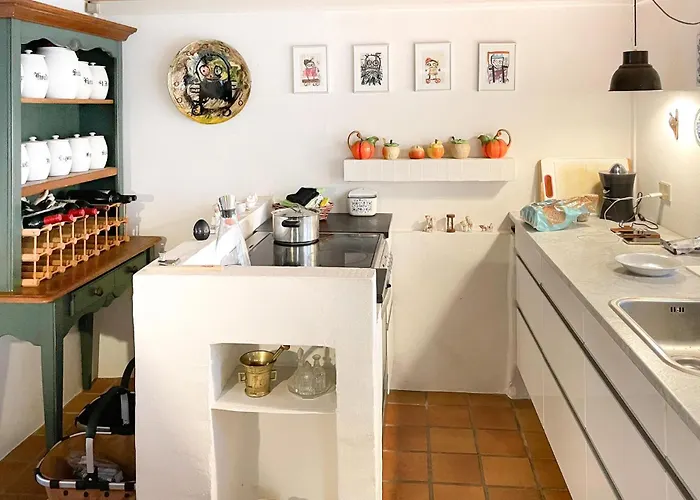 3 Bedroom Amazing In Semesterbostad